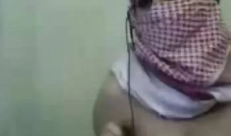 सींग का बना बीएफ फिल्म सेक्सी मूवी गोरा नतालिया स्टार बेडरूम के बिस्तर पर एक मुर्गा की सवारी करता है