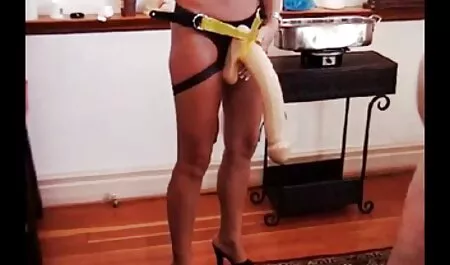 सेक्सी सेक्सी इंग्लिश मूवी क्रिसी लिन परमानंद के साथ moans जबकि दोस्त उसे fucks