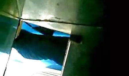 SB3 अपने नर्वस सौतेली बहन मुर्गा की पहली स्वाद सेक्स फिल्म मूवी दे रही है!