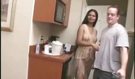 धोखेबाज़ श्यामला सनी लियोन की सेक्सी वीडियो फुल मूवी अच्छी तरह से दिशा लेता है