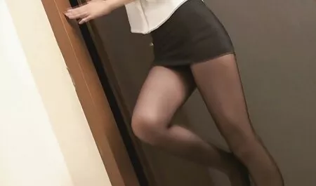 अलिक्स लिंक्स अपने सुपर हॉट और सेक्सी नौकरानी पोशाक में सेक्सी सेक्सी मूवी मूवी